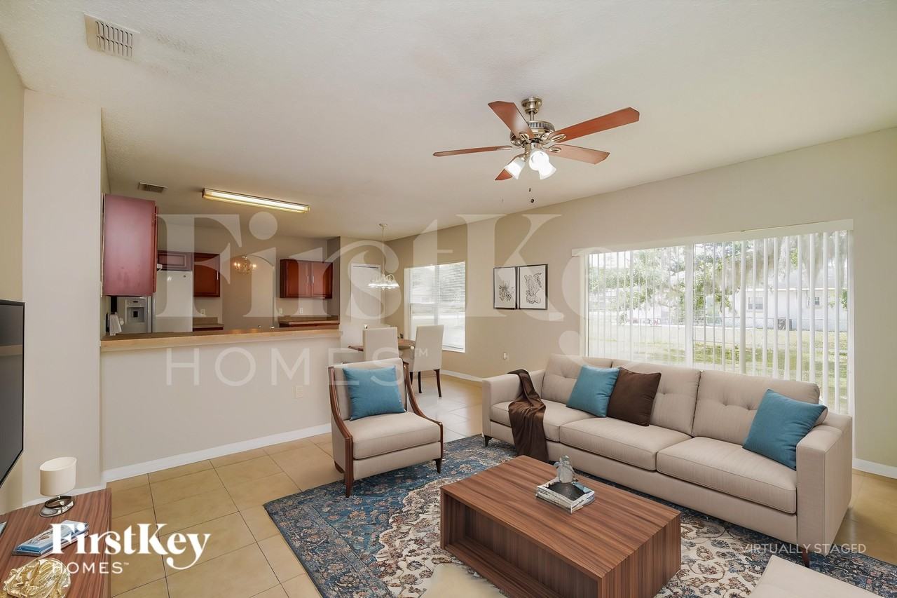 660 Floridian Dr - Photo 5 of 18