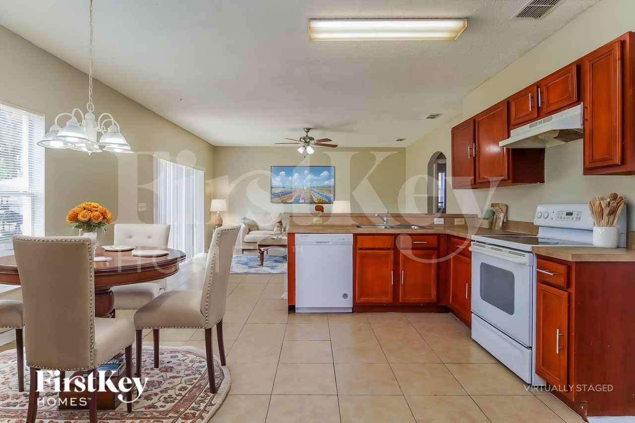 660 Floridian Dr - Photo 7 of 18