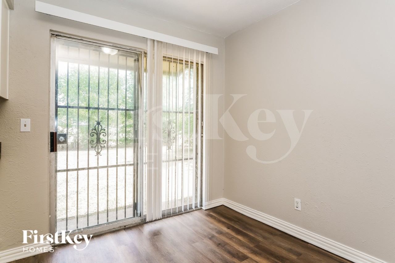 6530 Gentle River Drive - Photo 5 of 16