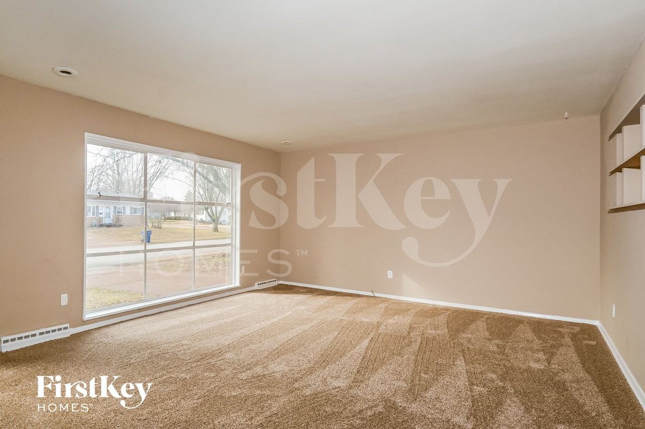 649 Village Square Dr - Photo 2 of 14