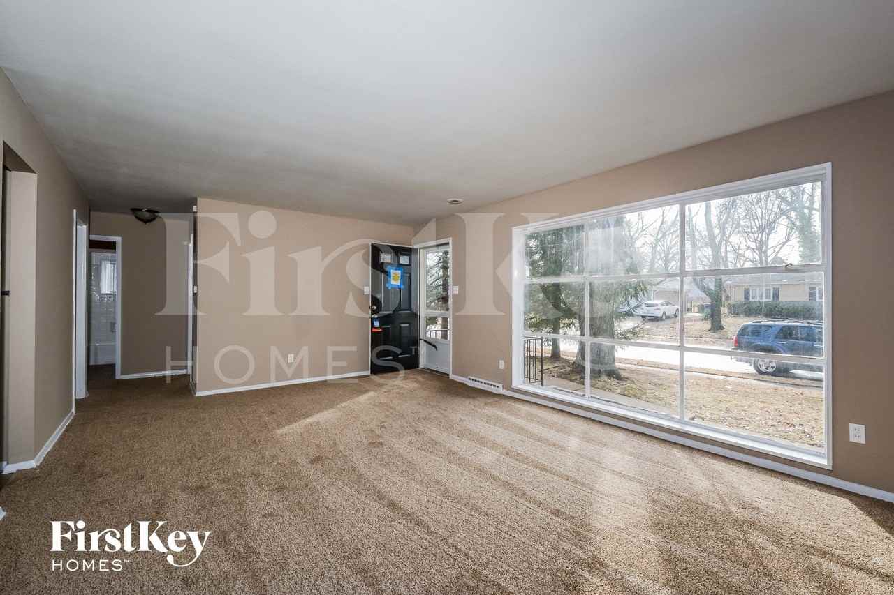 649 Village Square Dr - Photo 3 of 14