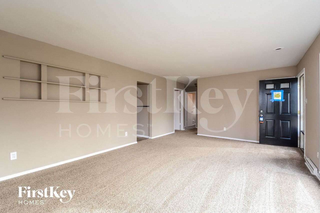 649 Village Square Dr - Photo 4 of 14