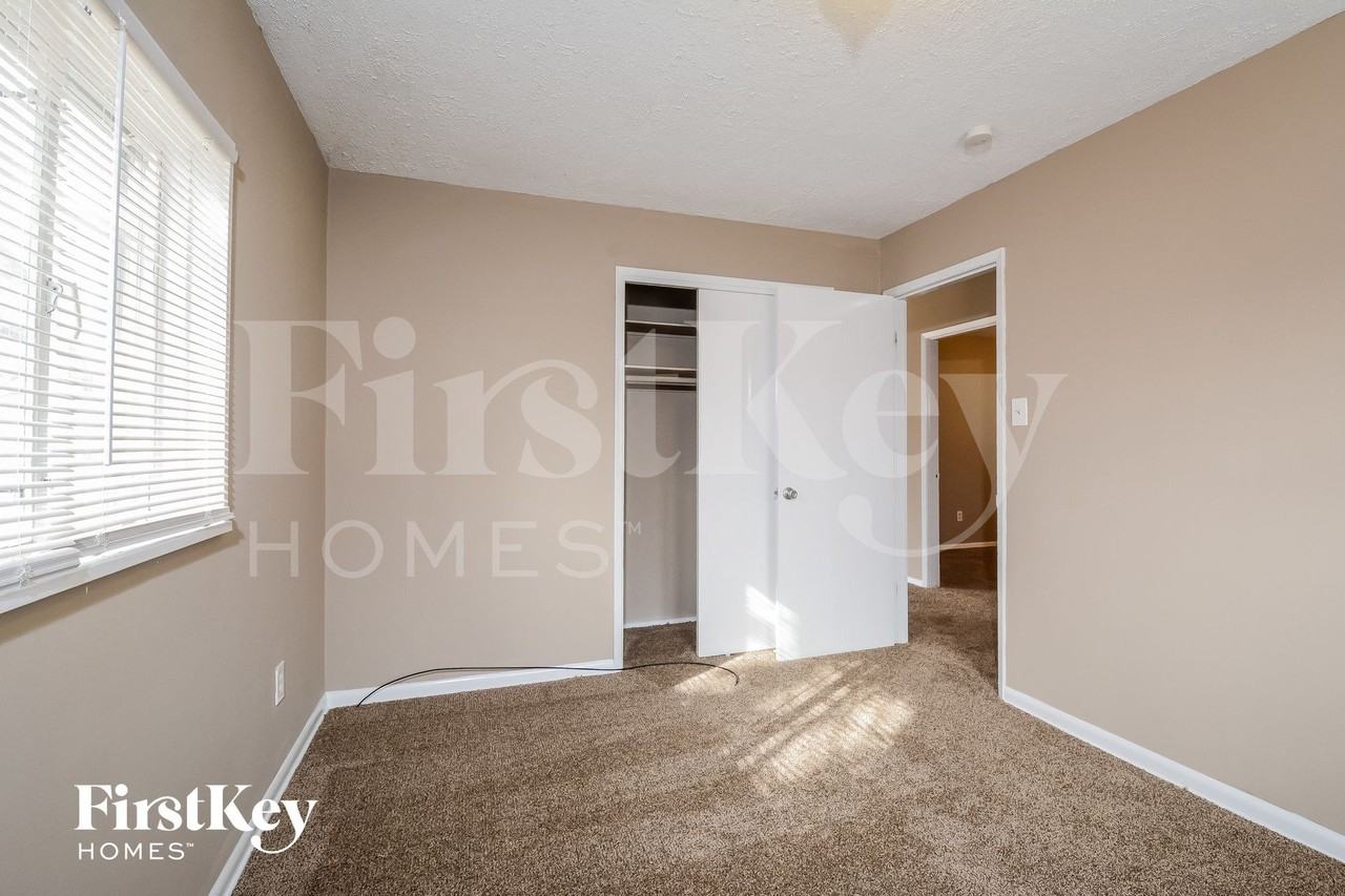 649 Village Square Dr - Photo 7 of 14