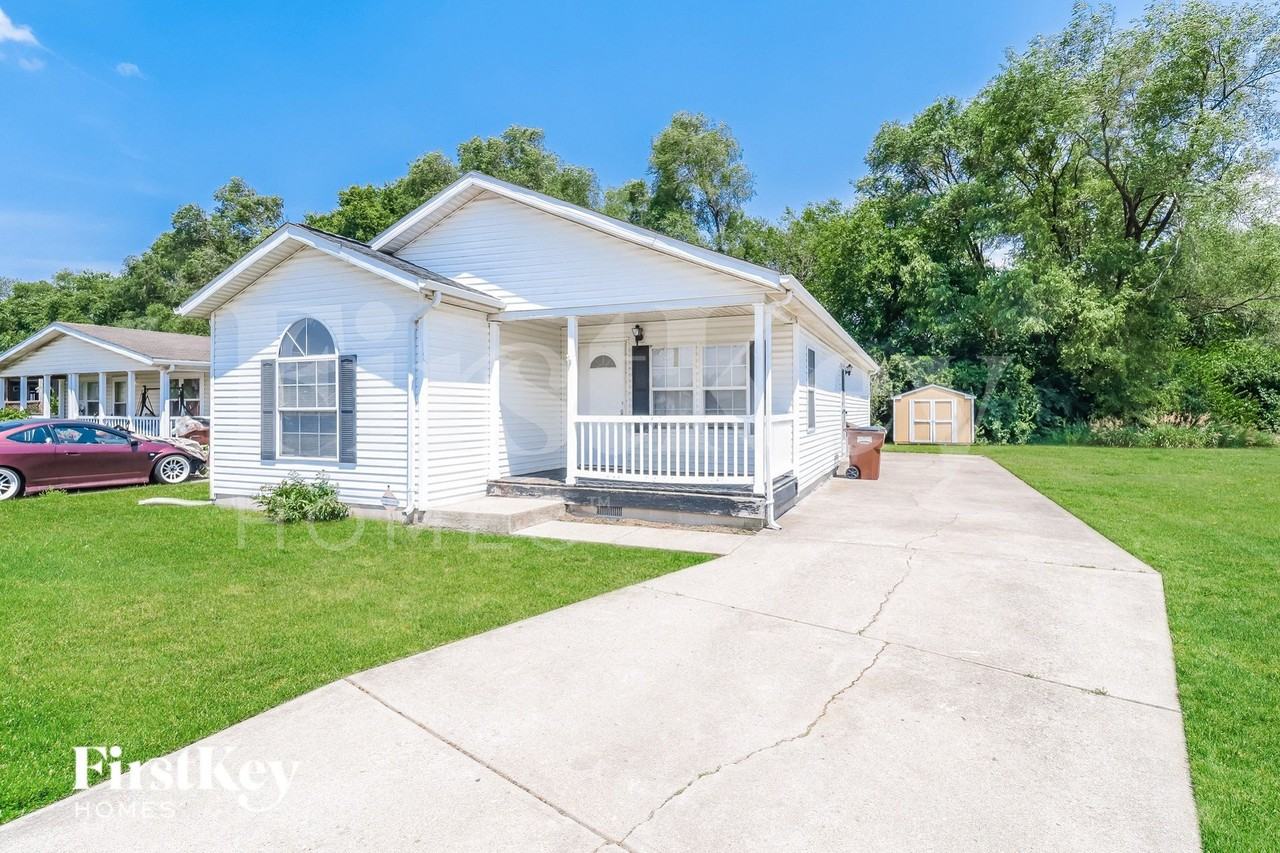 649 Diamond Loop - Photo 2 of 16