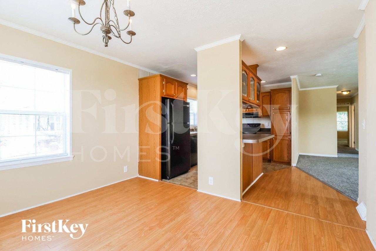 649 Diamond Loop - Photo 4 of 16