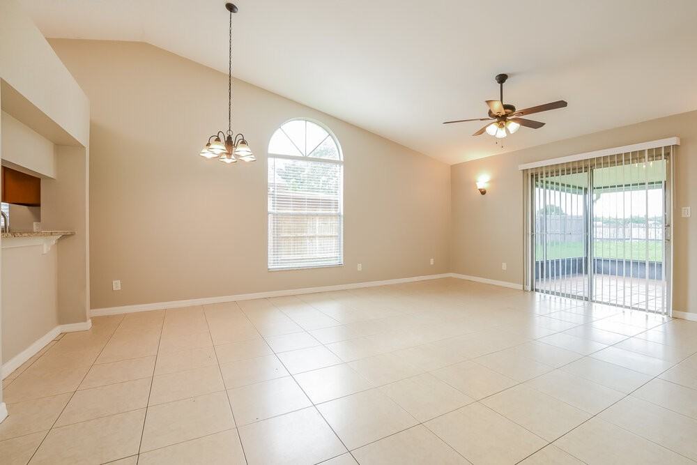 2417 Ginger Mill Blvd - Photo 4 of 16