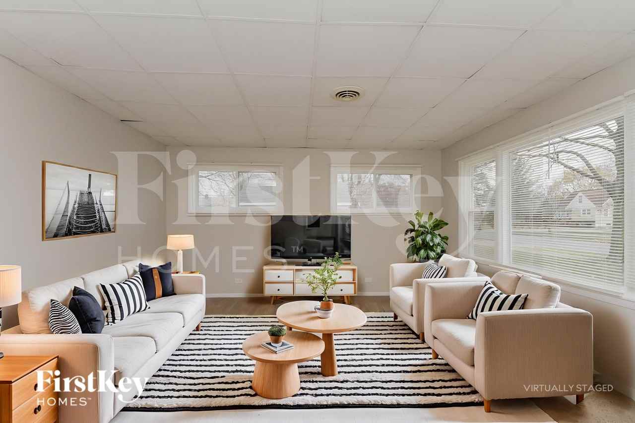 639 N Martha St - Photo 5 of 19