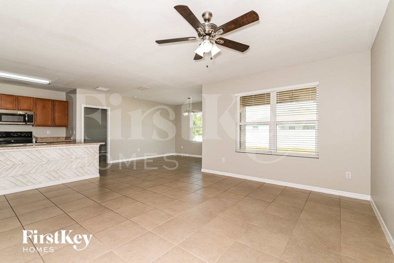 629 Sw 25th Ter - Photo 4 of 19