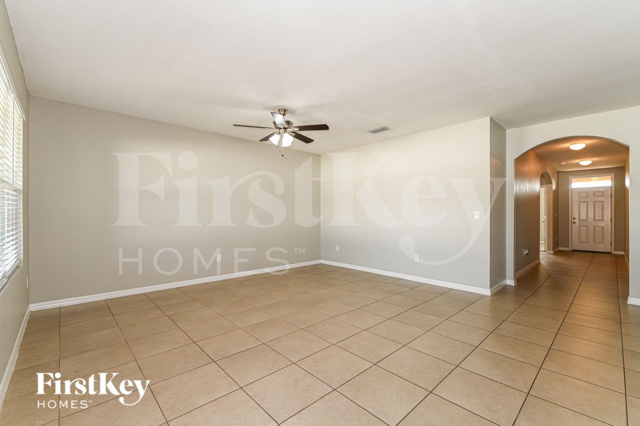 629 Sw 25th Ter - Photo 5 of 19