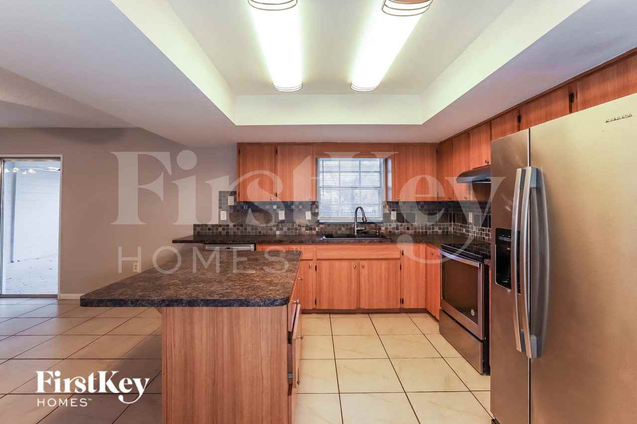 6225 Quail Ridge Dr - Photo 6 of 16