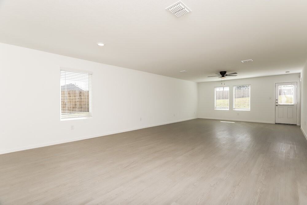 298 Jax Loop - Photo 4 of 16