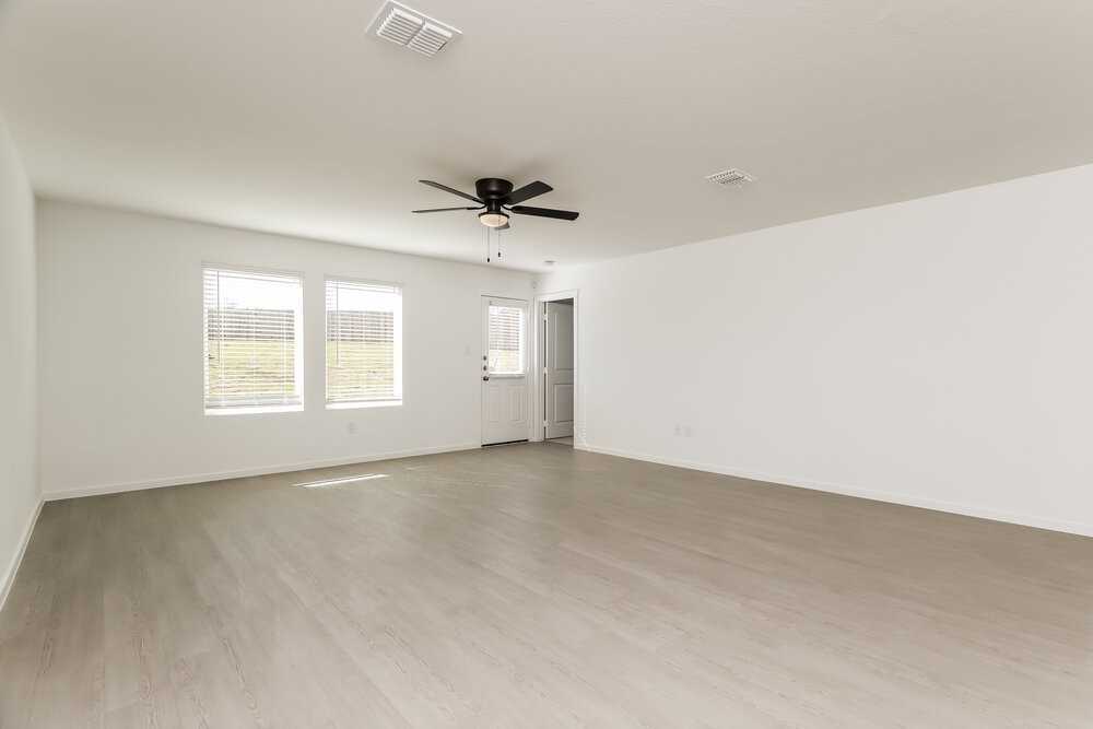 298 Jax Loop - Photo 5 of 16