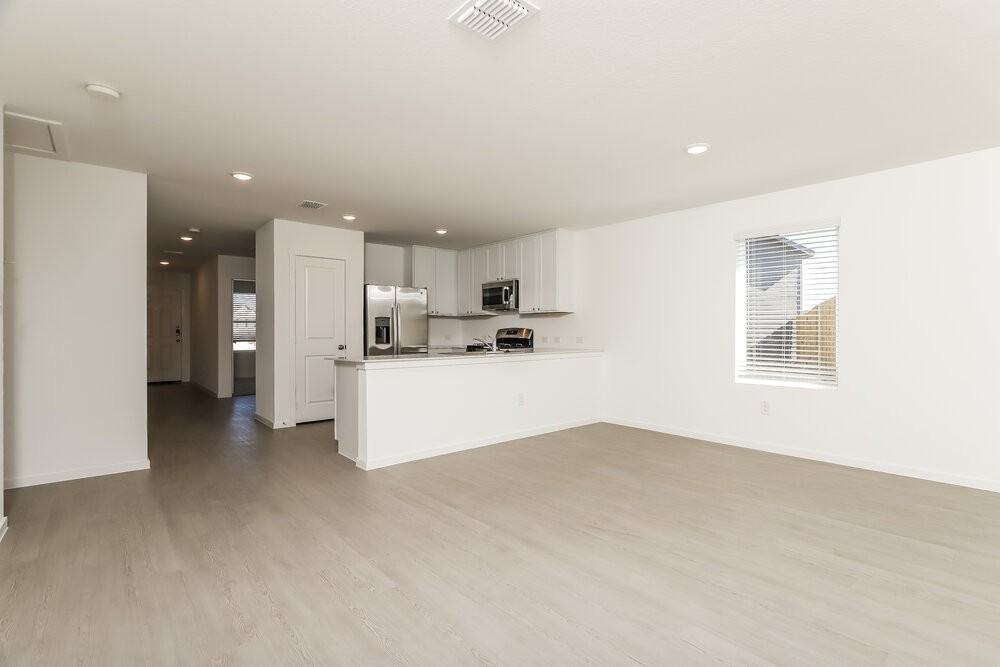 298 Jax Loop - Photo 6 of 16