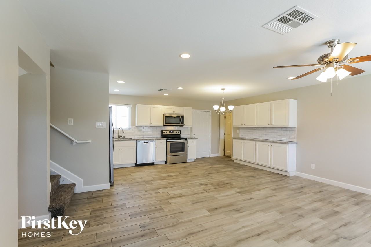 620 East Taylor Street - Photo 3 of 15