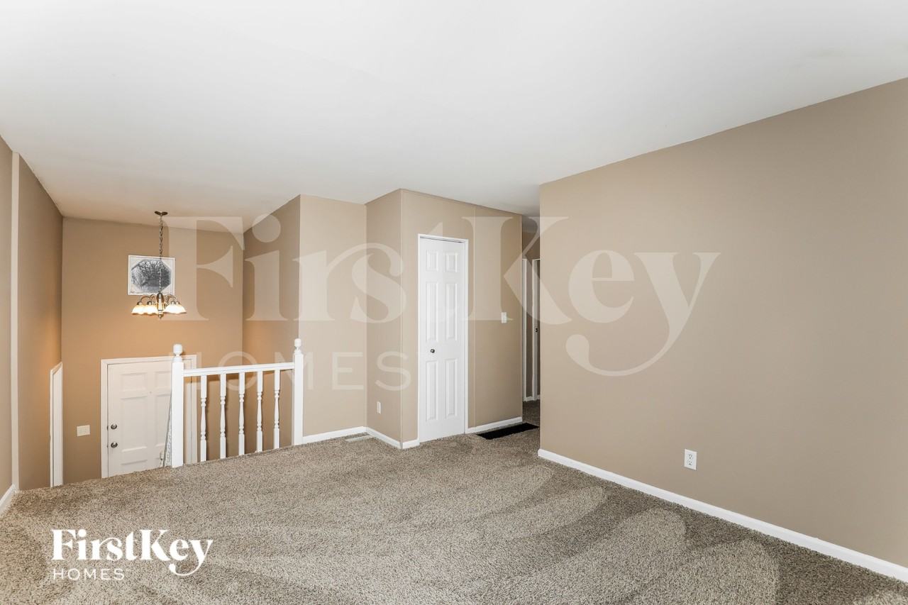 612 S Jefferson St - Photo 2 of 19