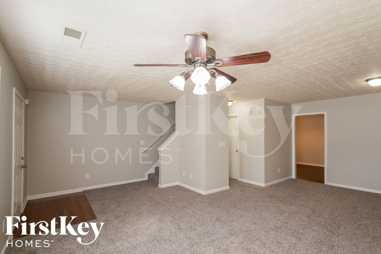 6104 Ruth St Sw - Photo 3 of 15