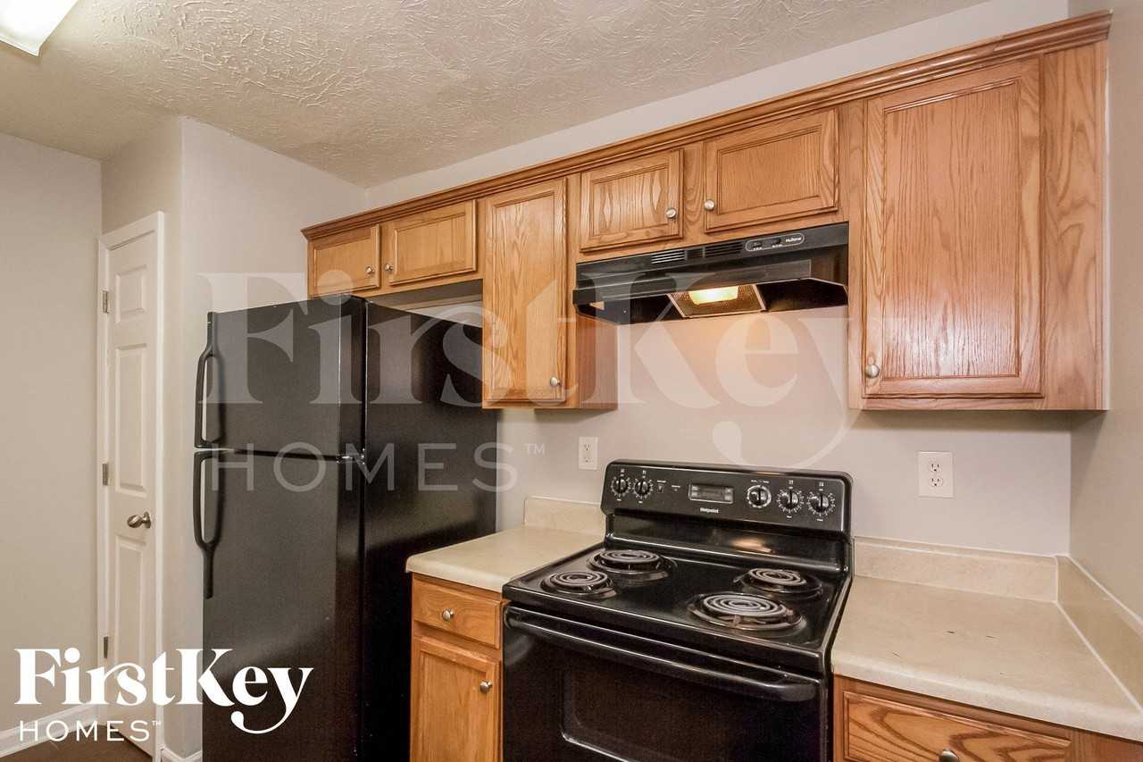 6104 Ruth St Sw - Photo 7 of 15