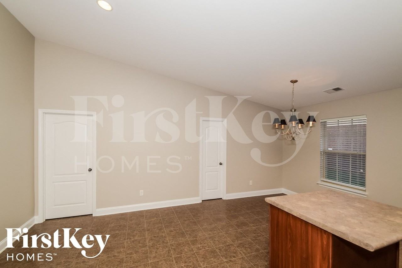 605 Hidden Brook Trail - Photo 5 of 15