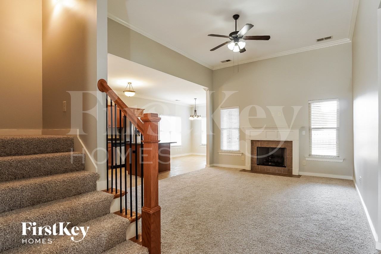 604 Round Road - Photo 2 of 18