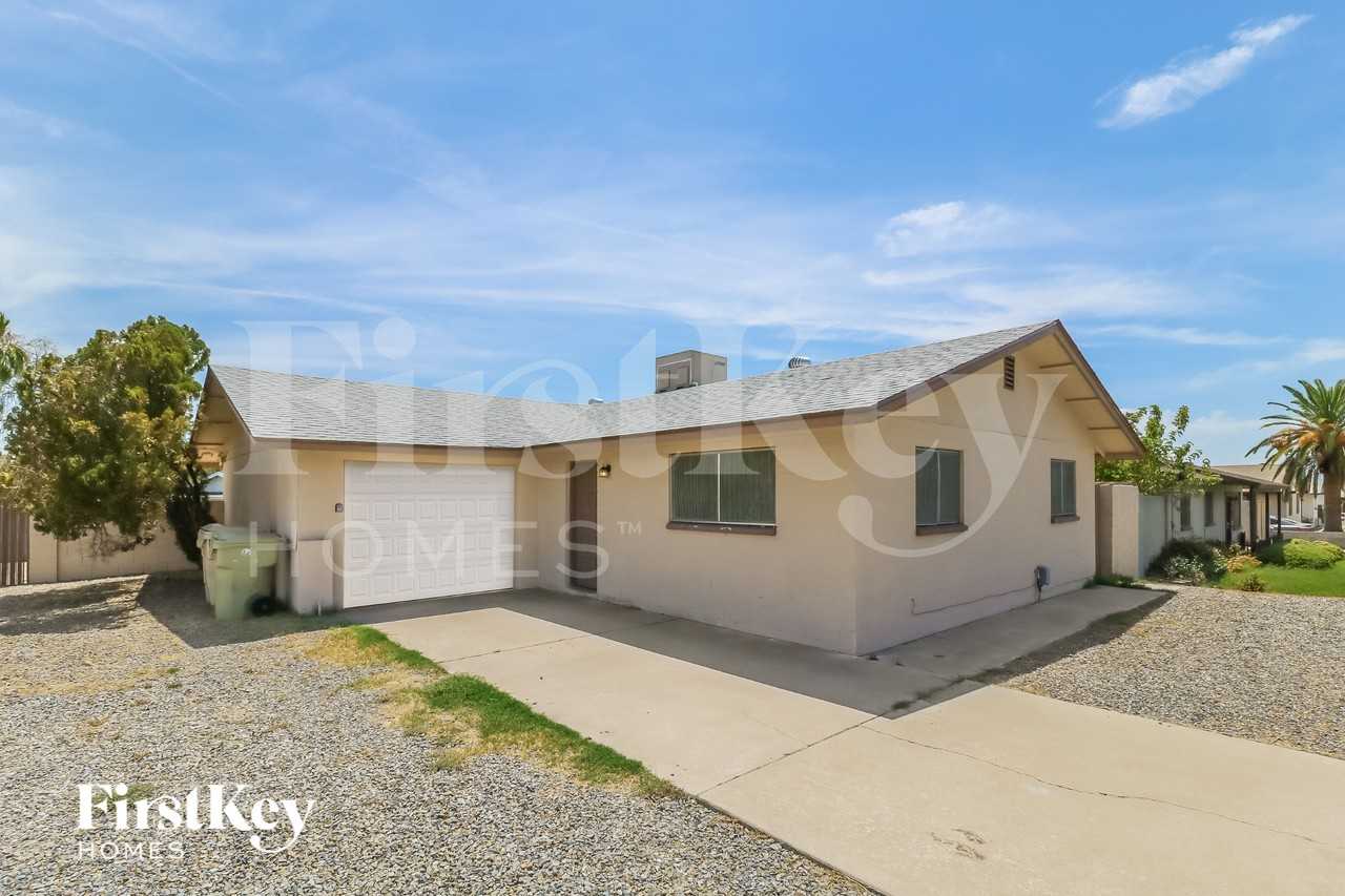 5903 W Hearn Rd - Photo 2 of 15