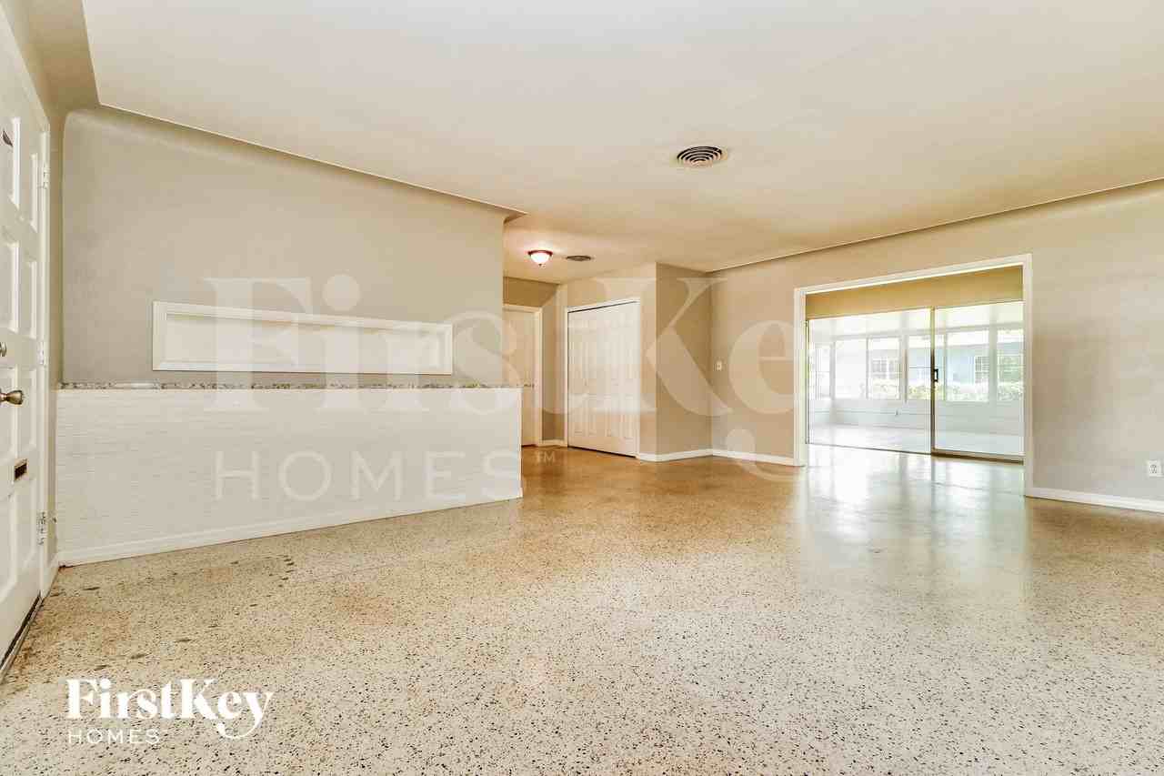 5900 Grove St S - Photo 3 of 15