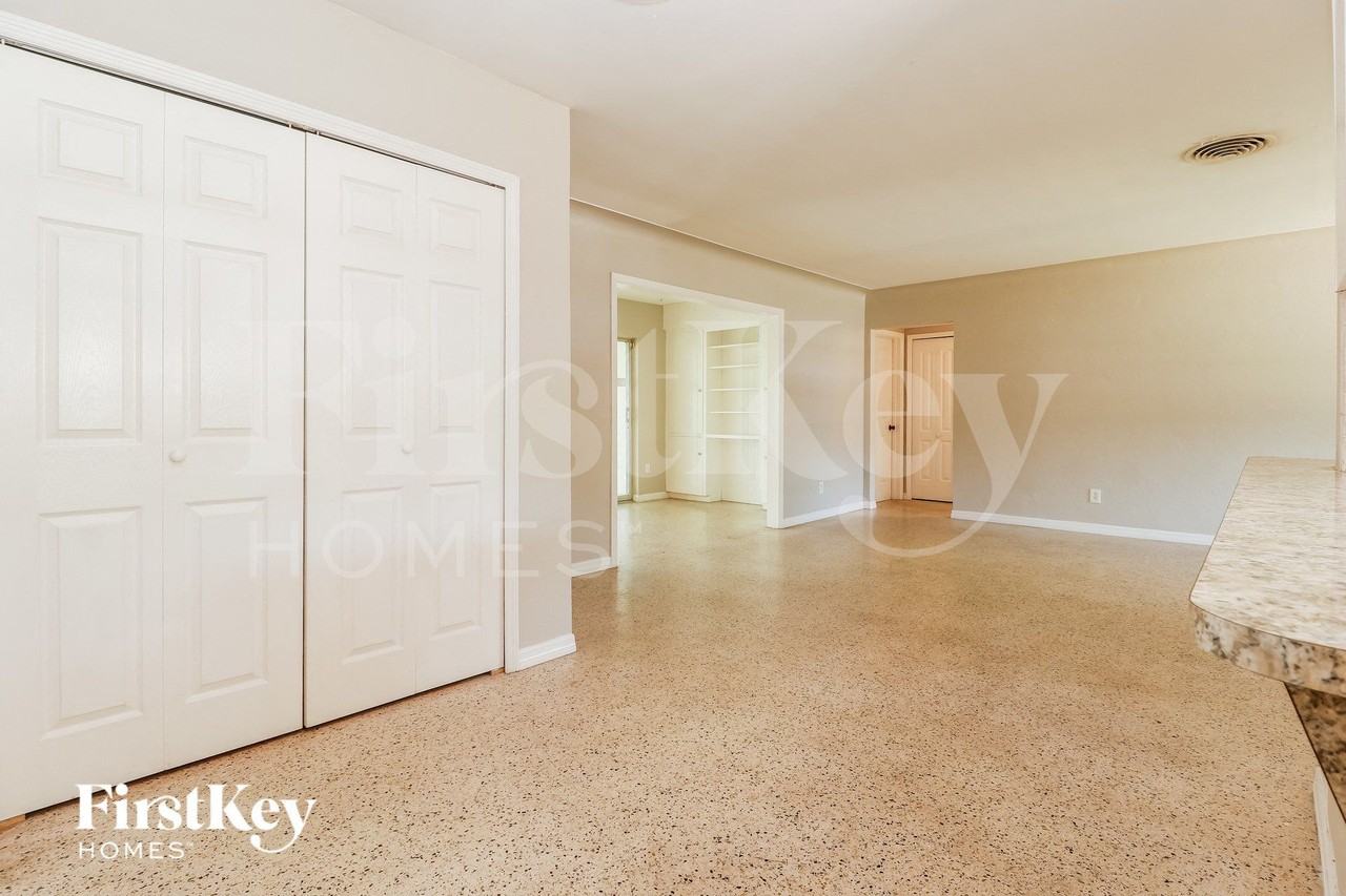 5900 Grove St S - Photo 4 of 15