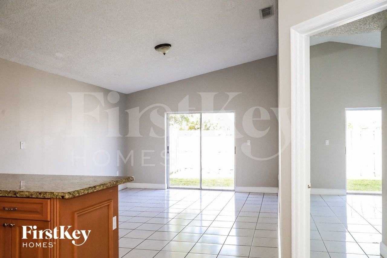 5860 Mimi - Photo 6 of 15