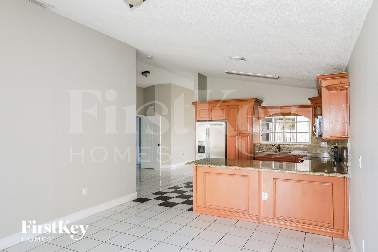 5860 Mimi - Photo 7 of 15