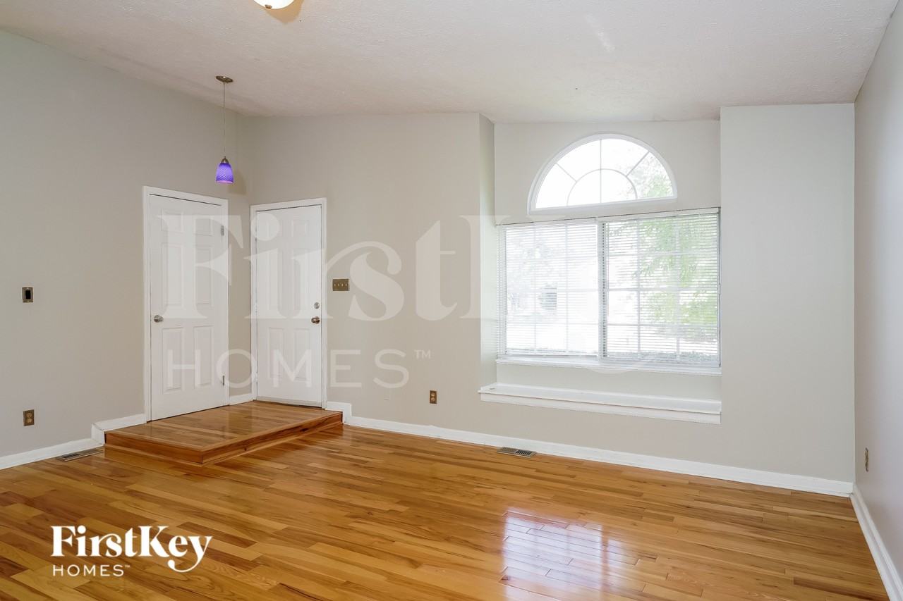 5821 Buck Rill Dr - Photo 2 of 15