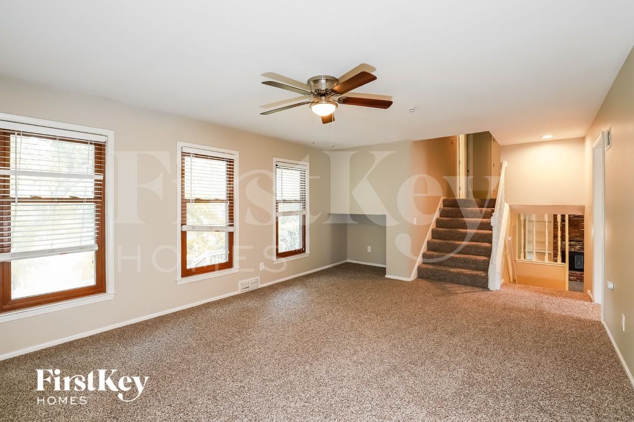 5813 Nw Aspen Ln - Photo 4 of 16