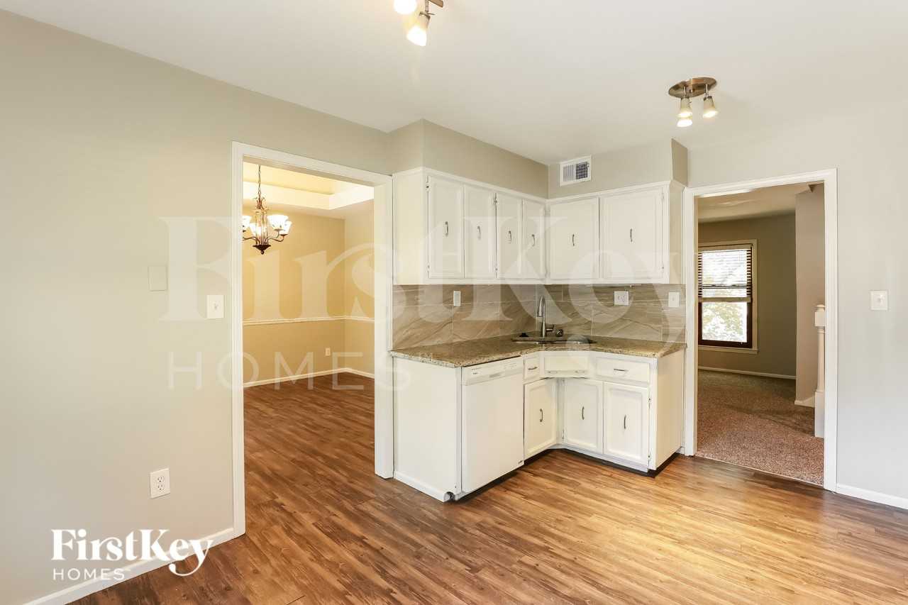 5813 Nw Aspen Ln - Photo 7 of 16