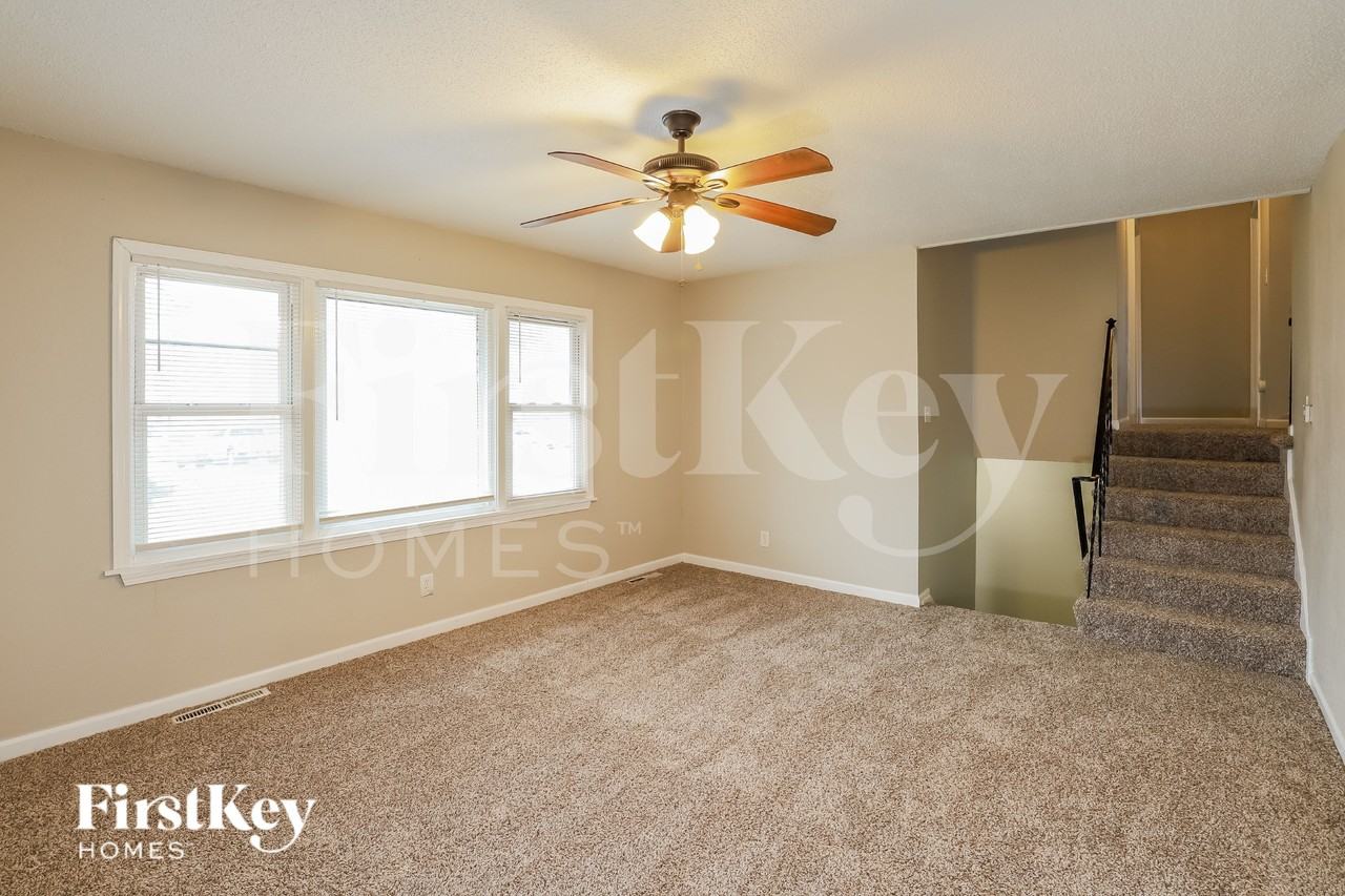 5808 E 96th Ter - Photo 4 of 16