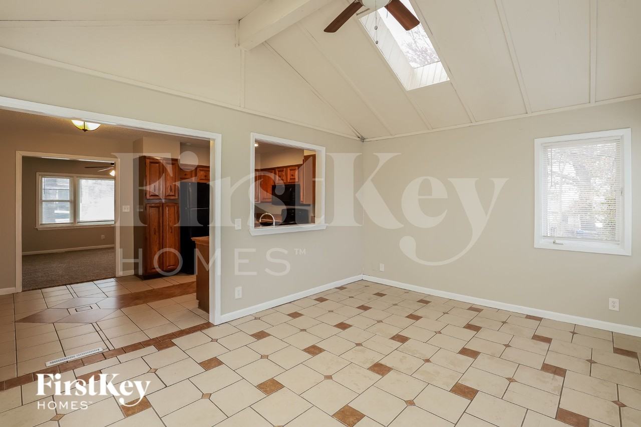 5808 E 96th Ter - Photo 6 of 16