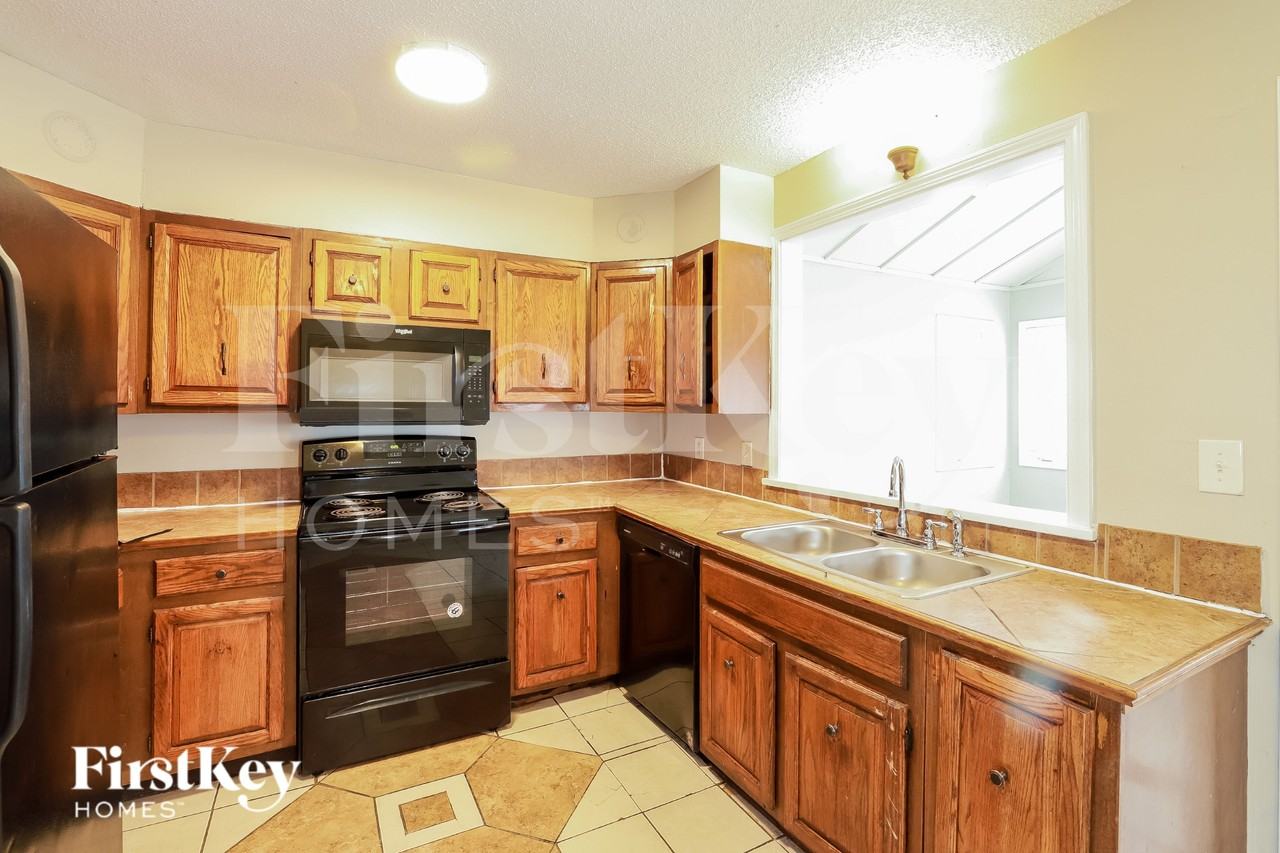 5808 E 96th Ter - Photo 7 of 16