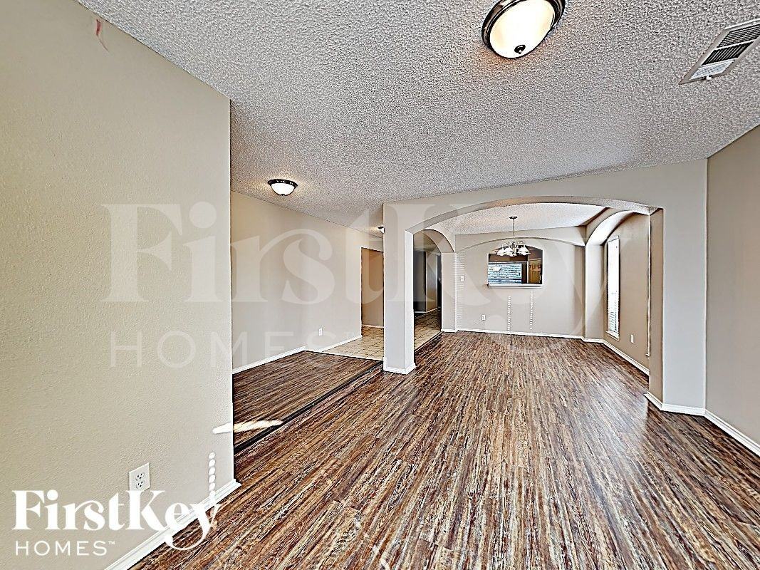 5726 Chelmsford Trl - Photo 2 of 17