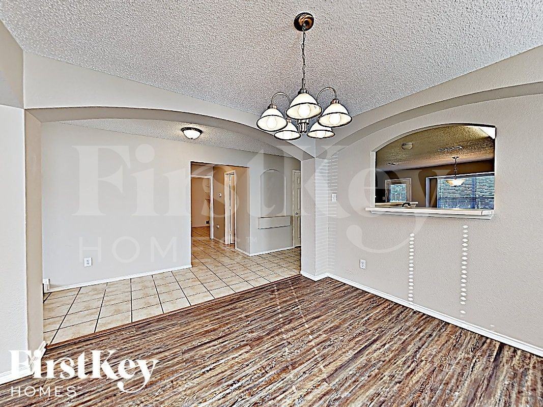 5726 Chelmsford Trl - Photo 6 of 17