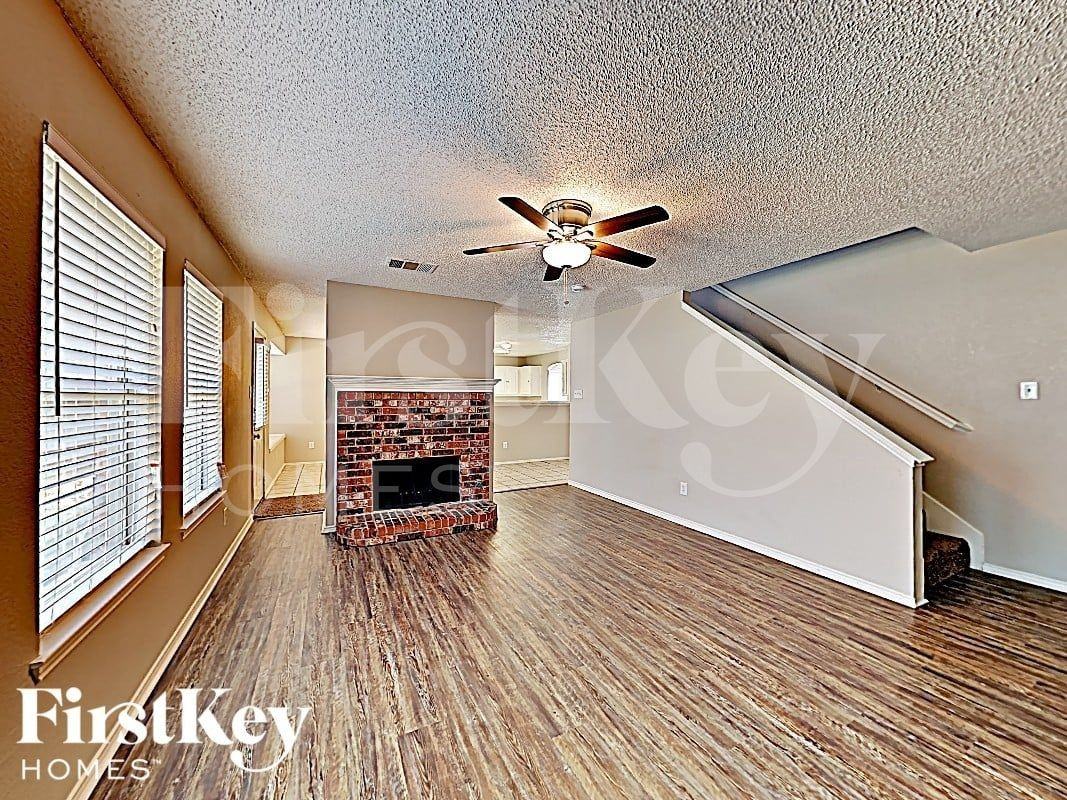 5726 Chelmsford Trl - Photo 7 of 17