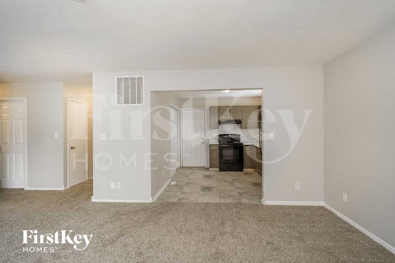 5717 Simmul - Photo 5 of 15