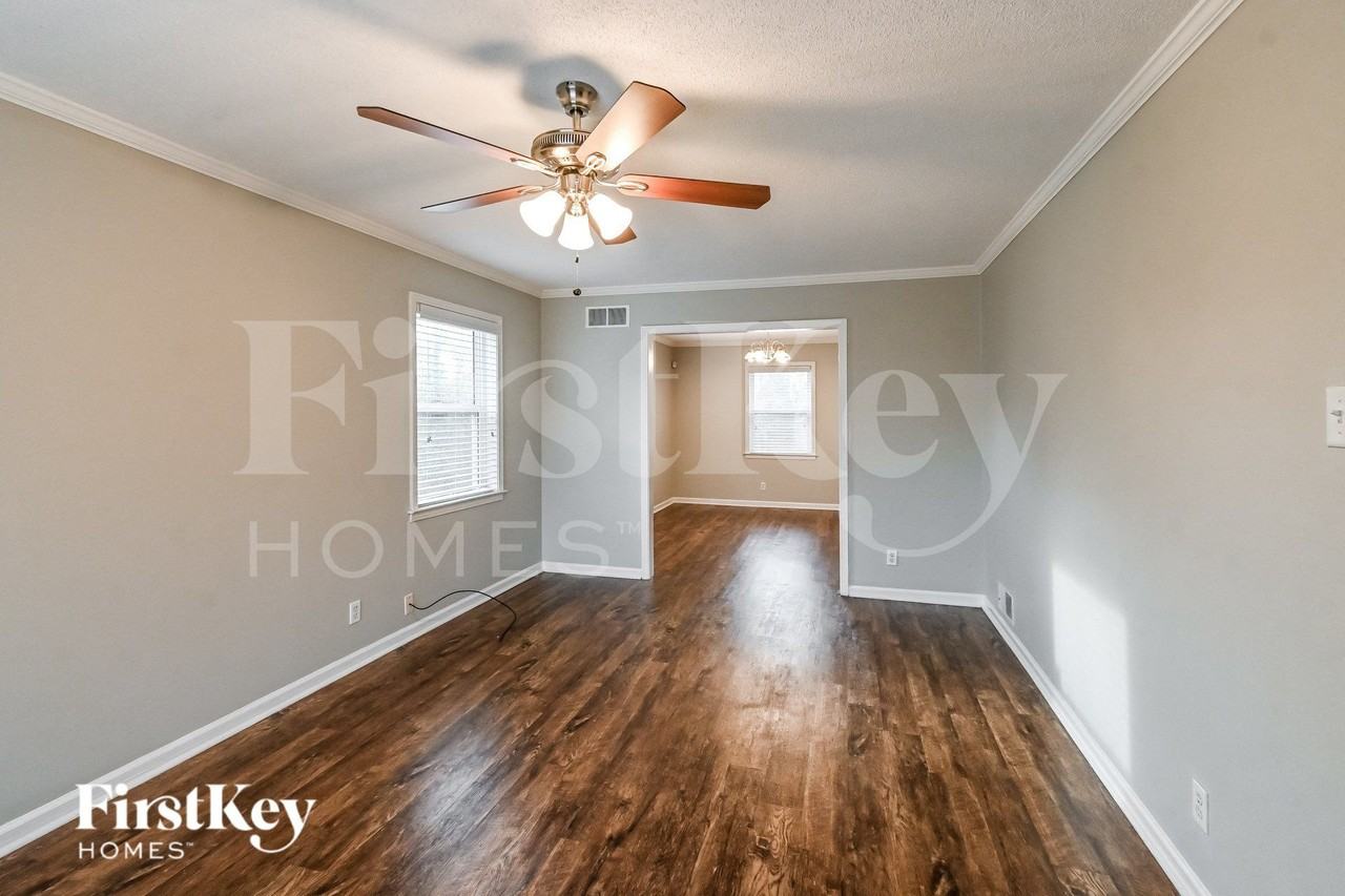 5457 Fincastle Cv - Photo 2 of 16