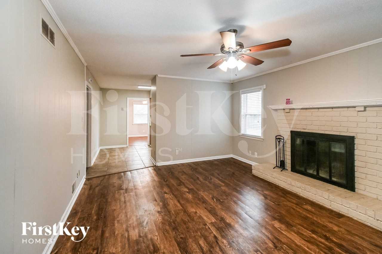 5457 Fincastle Cv - Photo 3 of 16