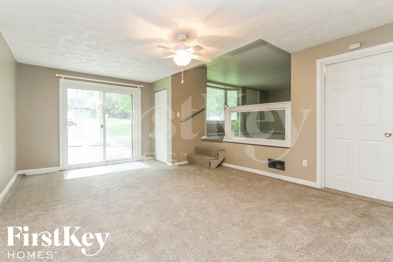 5452 W Southport Rd - Photo 5 of 15