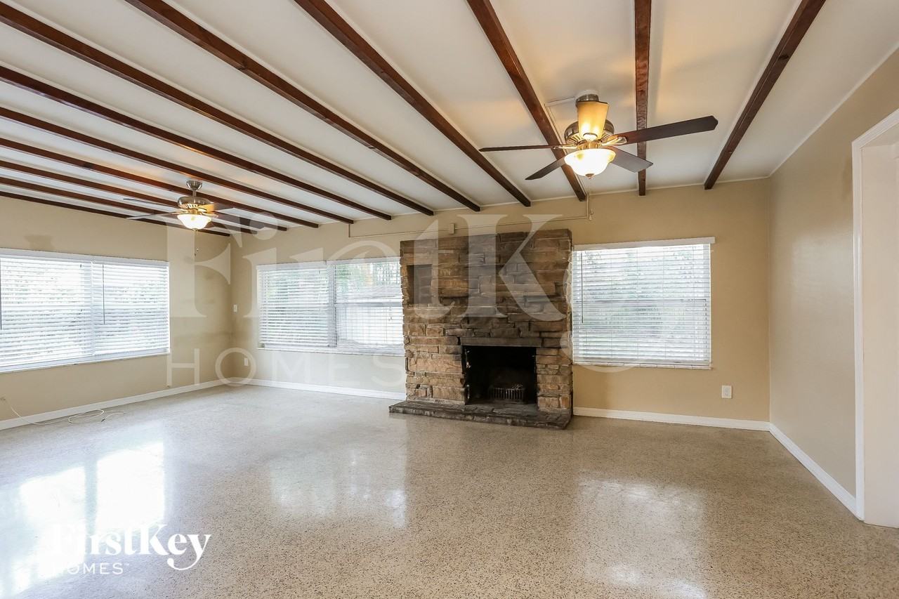 5425 13th Ave N - Photo 6 of 15