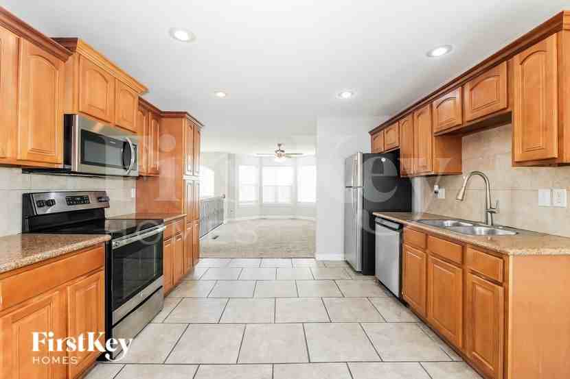 5422 Marion Drive - Photo 7 of 19