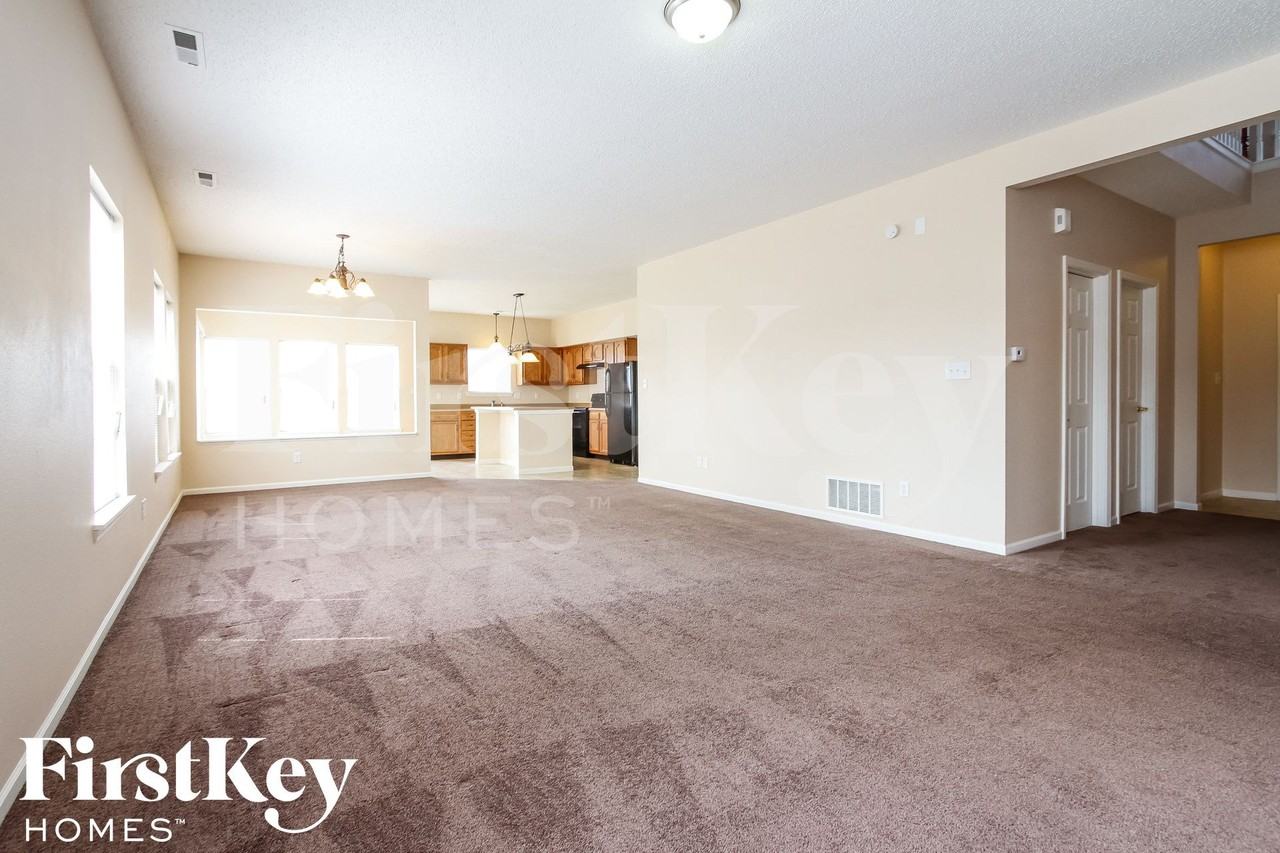 5404 Powder River Ct - Photo 3 of 15