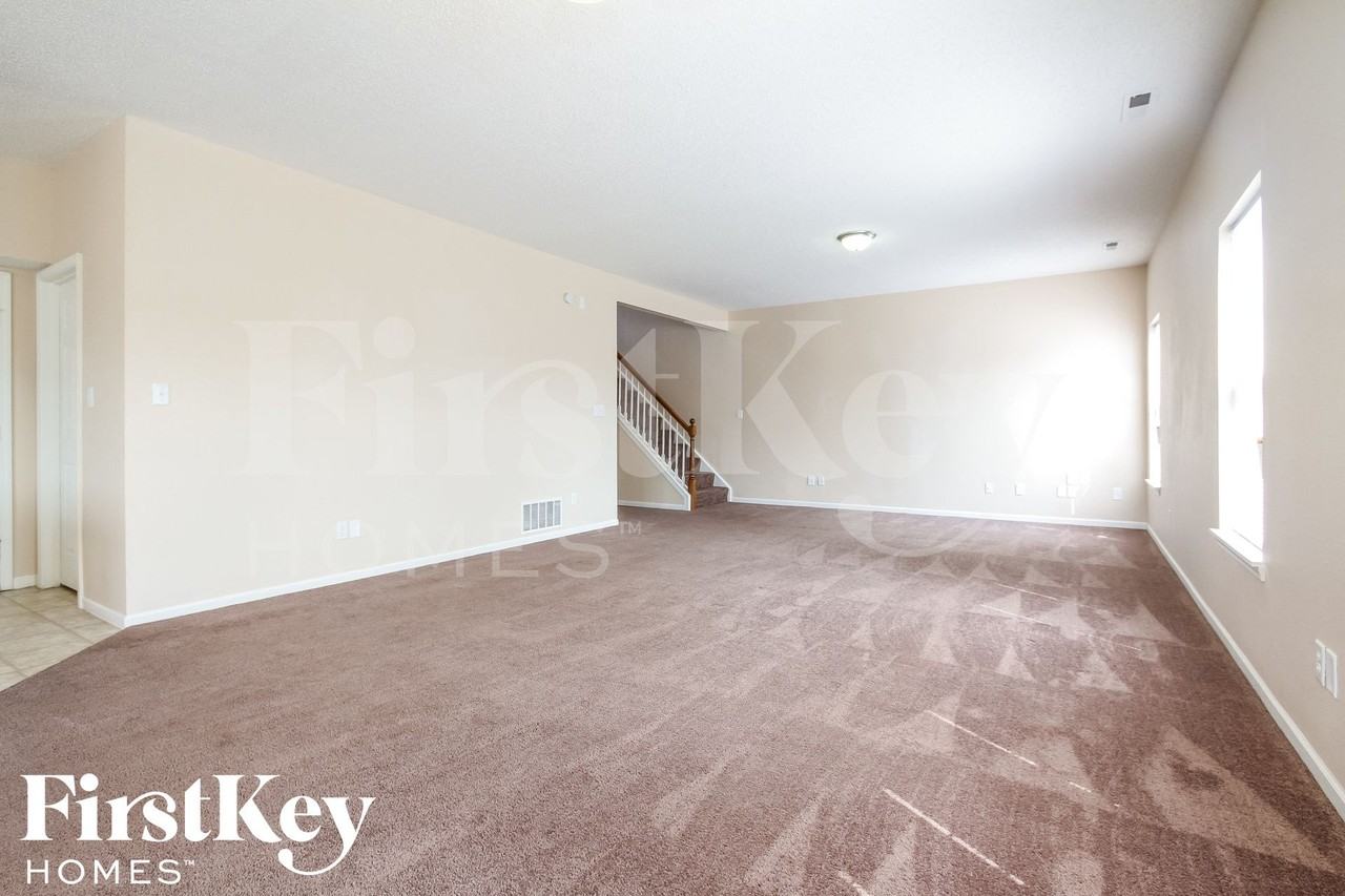 5404 Powder River Ct - Photo 4 of 15