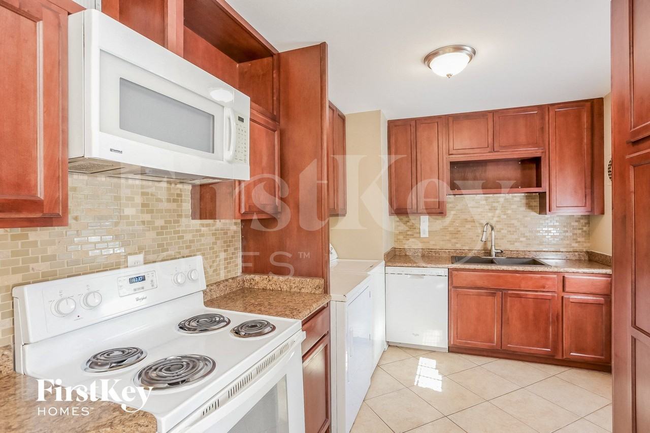 5359 Blackwell Road - Photo 3 of 15