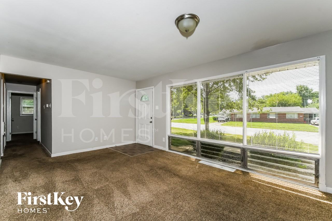 535 Saint Anthony Ln - Photo 5 of 15