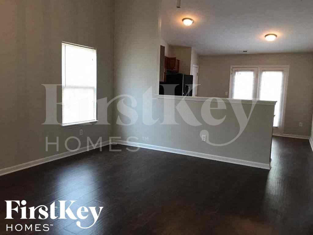 5339 Greensward Lane - Photo 3 of 10