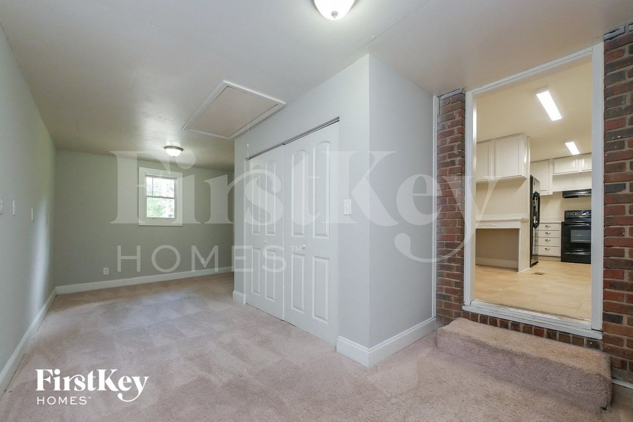 5133 Old Grant Rd - Photo 6 of 15