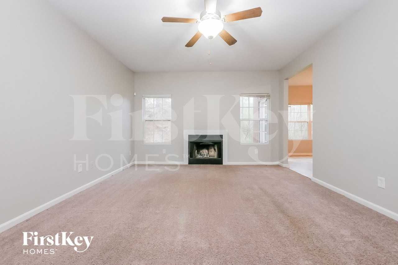 5052 Pioneer Pkwy - Photo 3 of 15